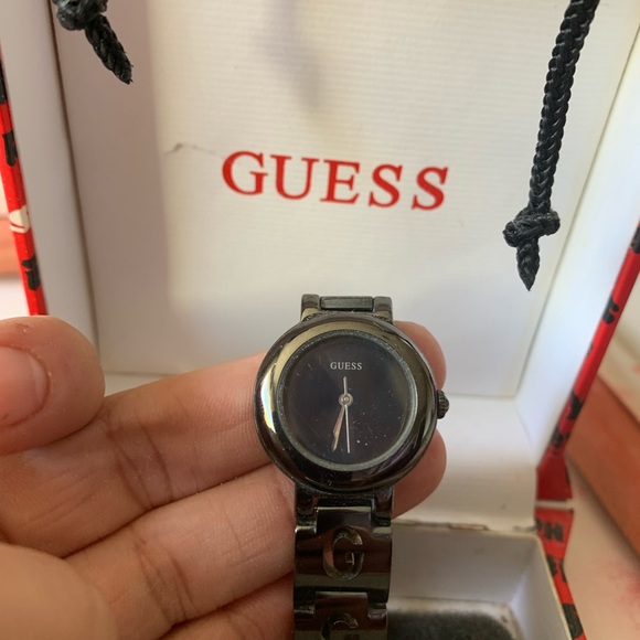 Black small watch: guess - Picture 4 of 6